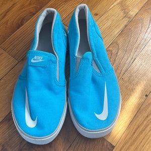 Nike slip on size 2.5